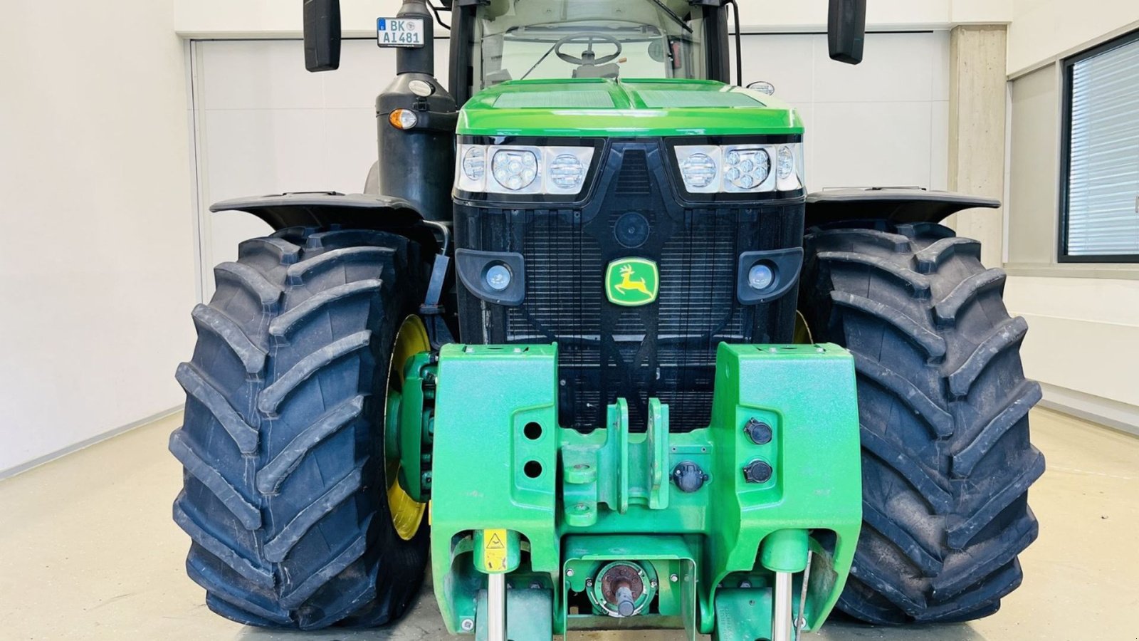 Traktor of the type John Deere 8345R  Med FRONT PTO og Active Seat. GPS / AutoTrac klar., Gebrauchtmaschine in Kolding (Picture 1)