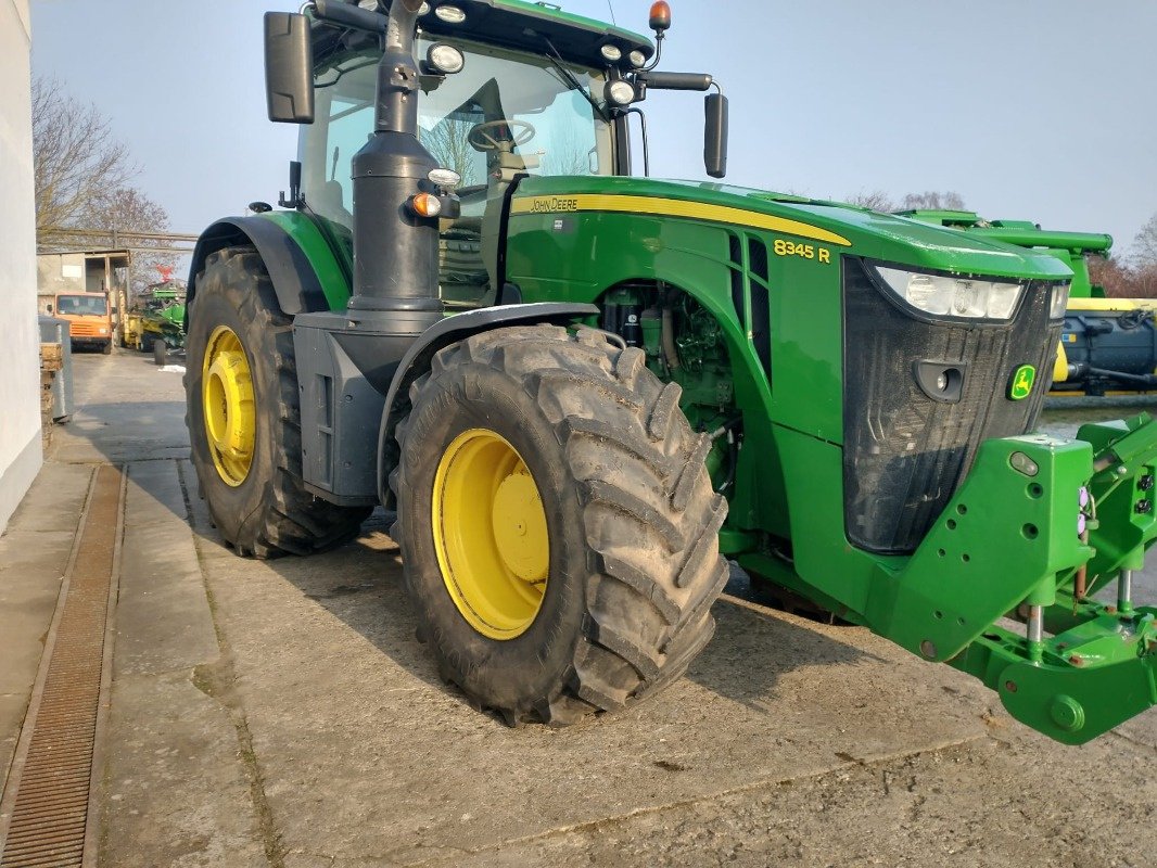 Traktor типа John Deere 8345R (MY18), Gebrauchtmaschine в Plau am See / OT Klebe (Фотография 14)