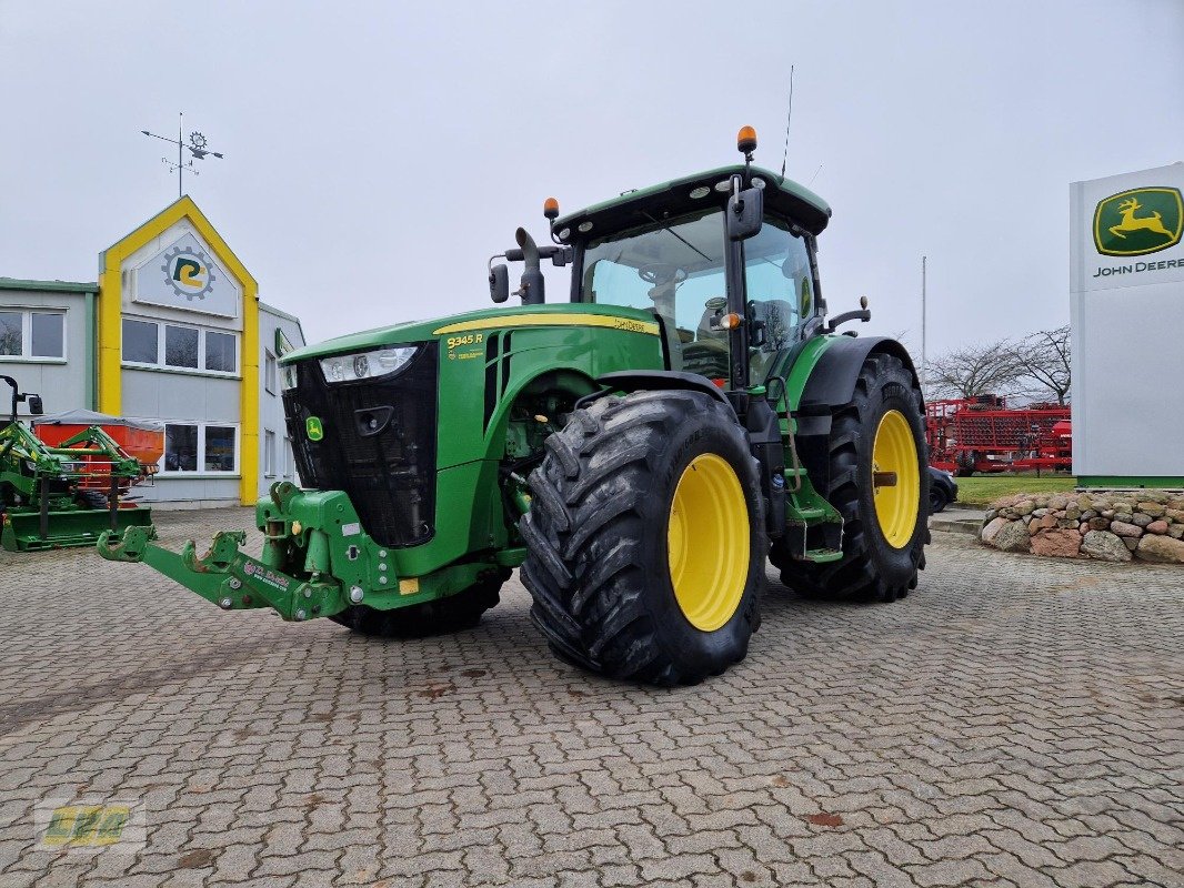 Traktor des Typs John Deere 8345R, Gebrauchtmaschine in Schenkenberg (Bild 1)