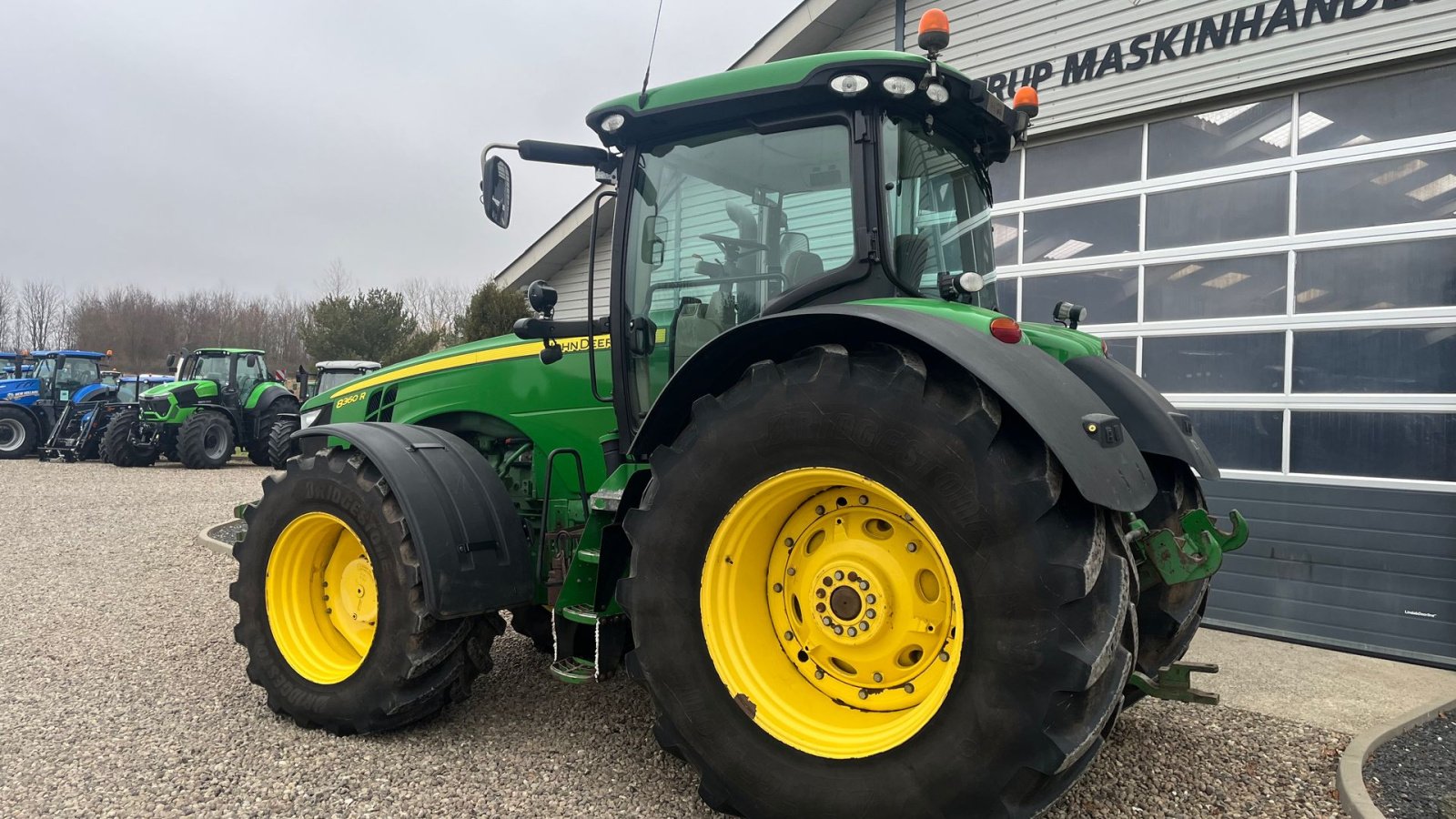 Traktor of the type John Deere 8360R AutoPower og med centralsmørring, Gebrauchtmaschine in Lintrup (Picture 3)