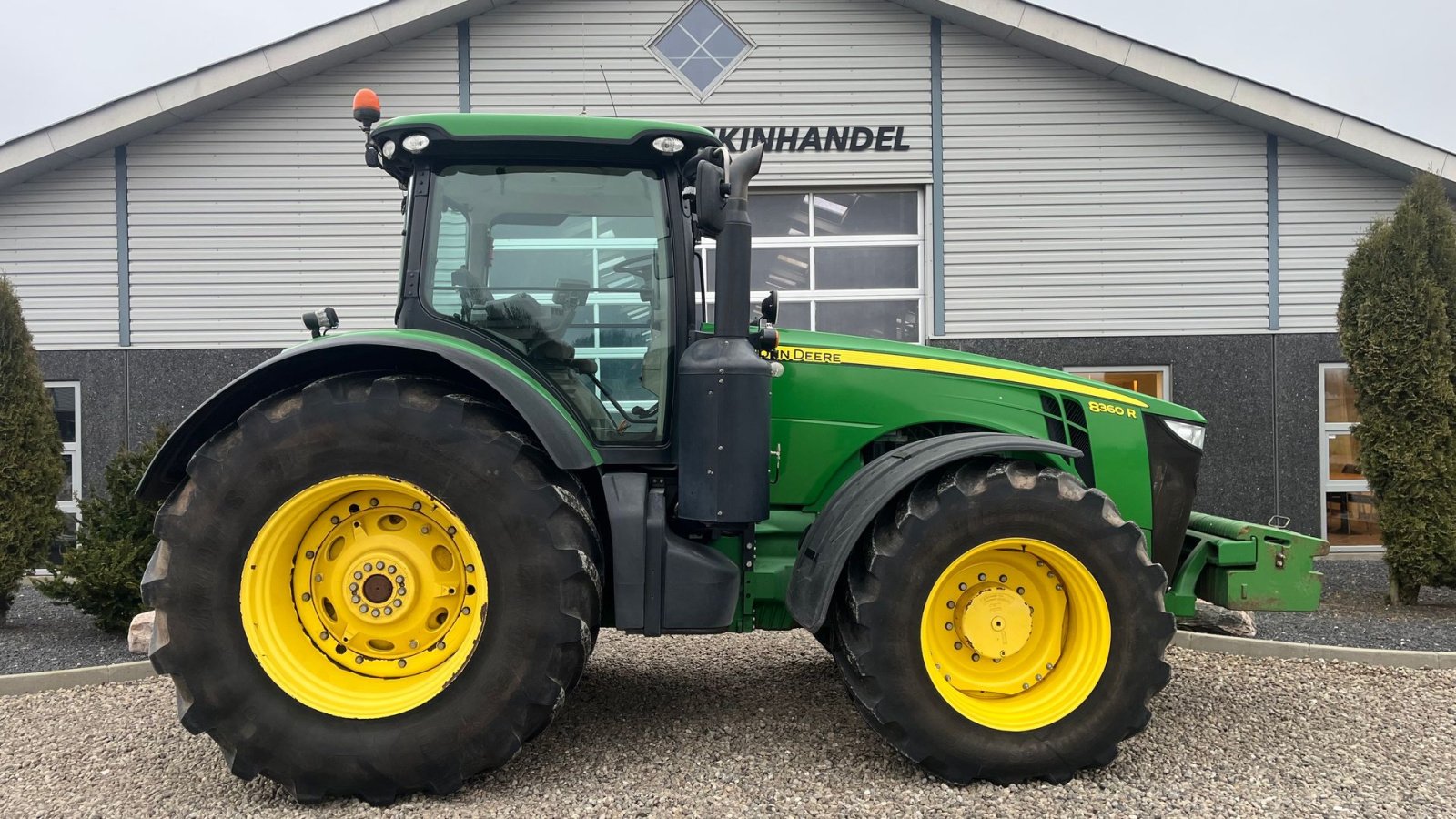 Traktor of the type John Deere 8360R AutoPower og med centralsmørring, Gebrauchtmaschine in Lintrup (Picture 10)