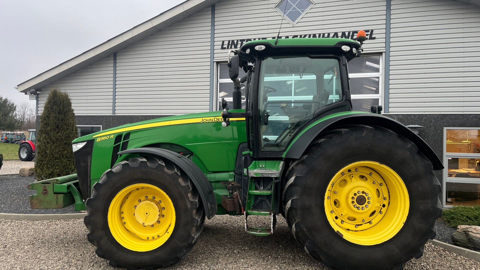 Traktor of the type John Deere 8360R AutoPower og med centralsmørring, Gebrauchtmaschine in Lintrup (Picture 13)