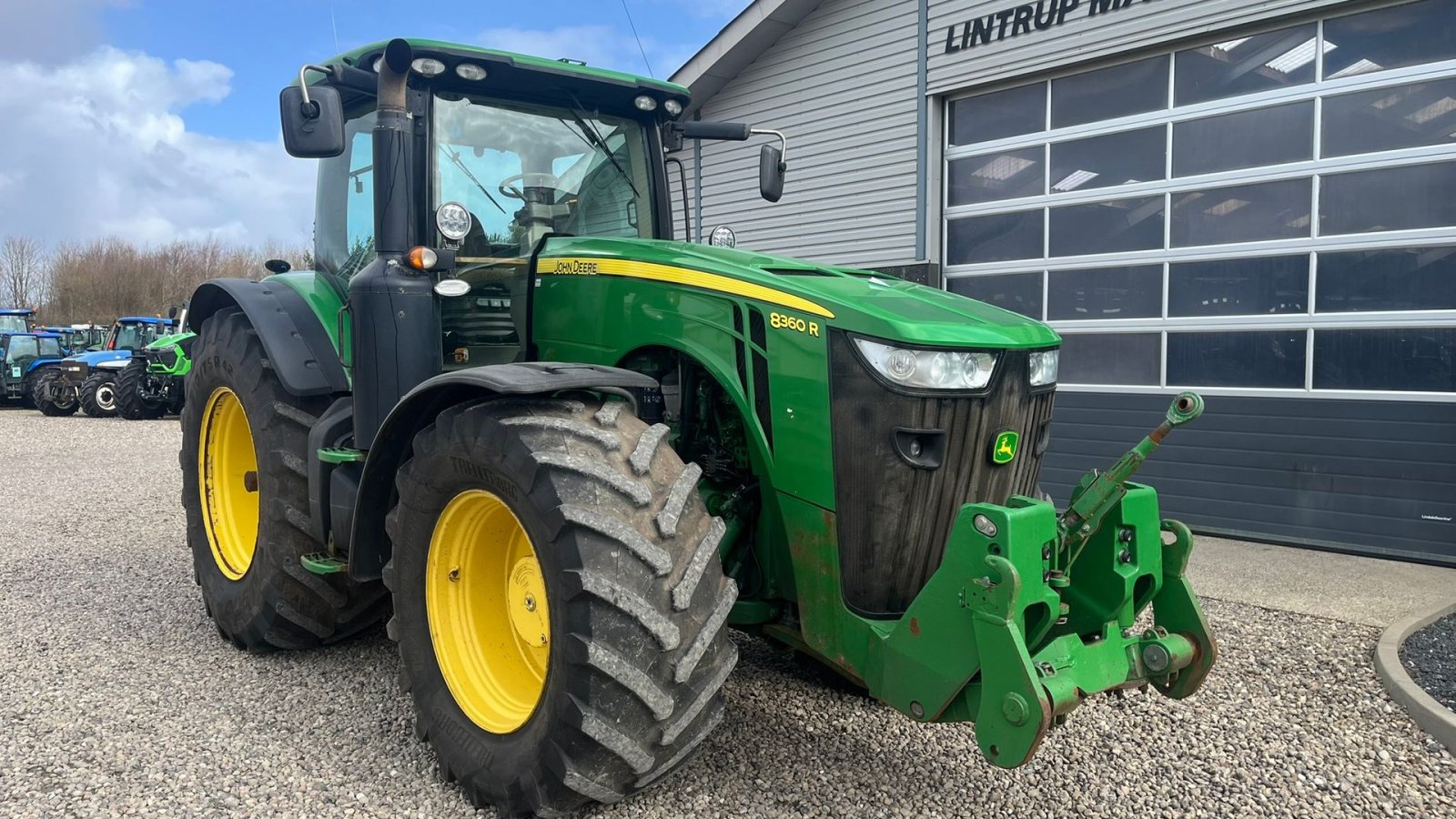Traktor des Typs John Deere 8360R Med frontlift og faststeer, Gebrauchtmaschine in Lintrup (Bild 19)