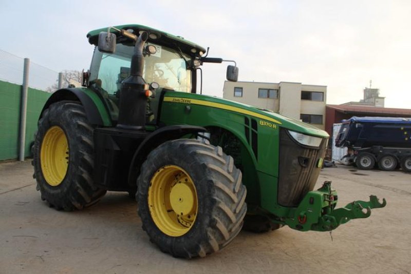 Traktor типа John Deere 8370 R - Nr.: 938, Gebrauchtmaschine в Regensburg (Фотография 3)