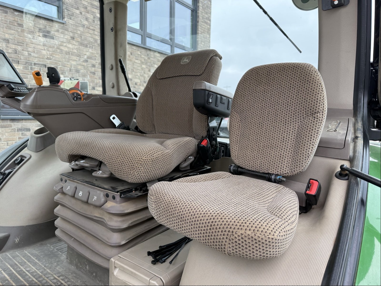 Traktor des Typs John Deere 8370 R, Gebrauchtmaschine in Bad Oldesloe (Bild 12)