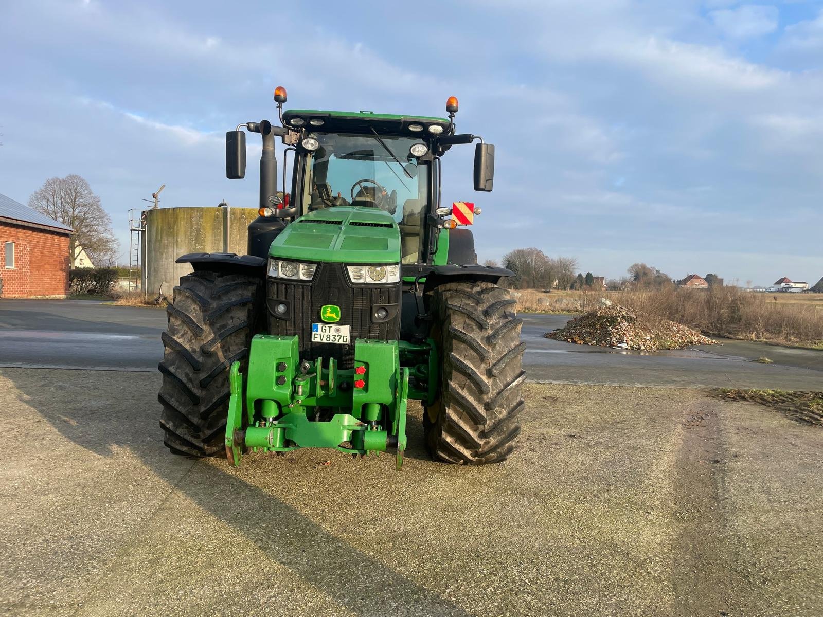 Traktor типа John Deere 8370 R, Gebrauchtmaschine в Borgholzhausen (Фотография 2)