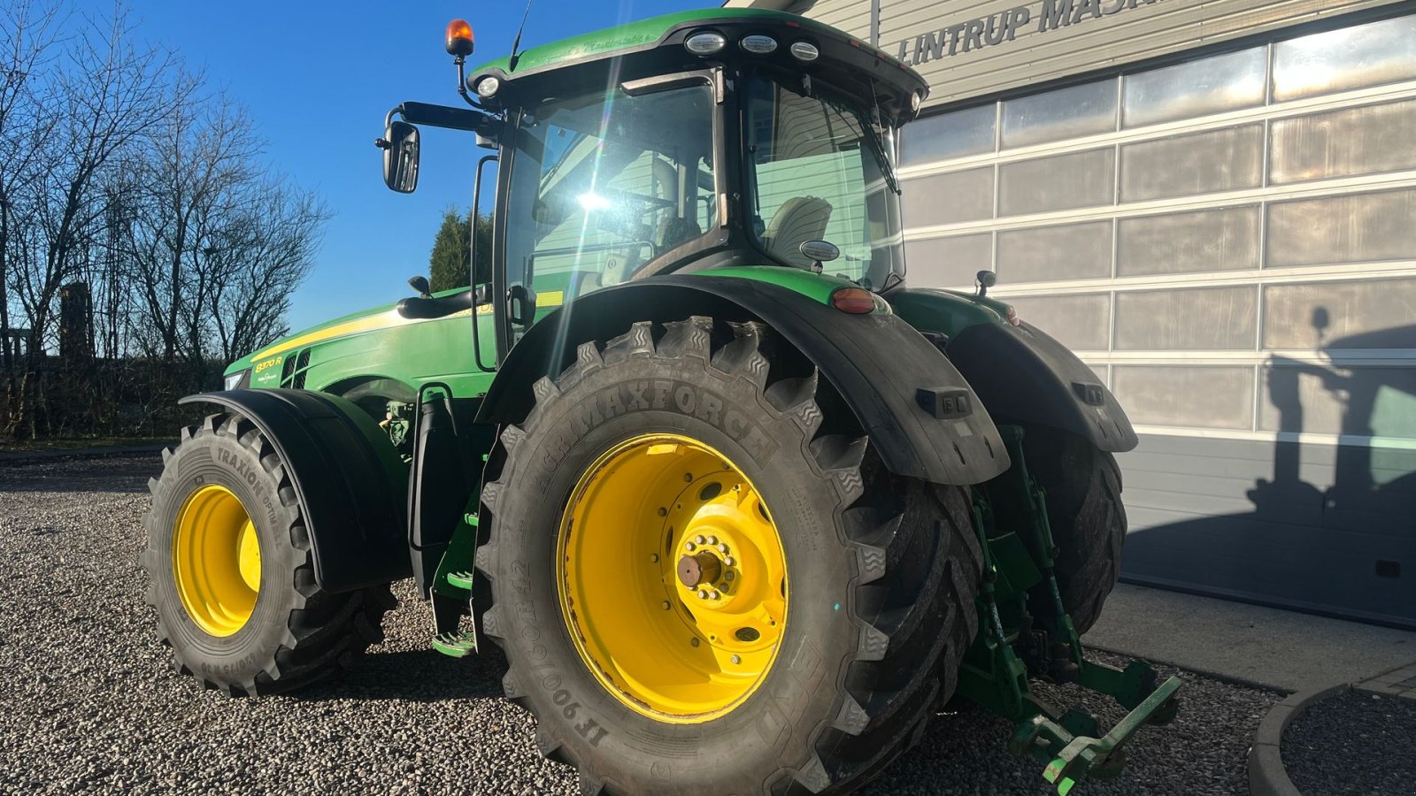Traktor typu John Deere 8370R Med frontlift og fuld servicehistorik, Gebrauchtmaschine v Lintrup (Obrázek 3)