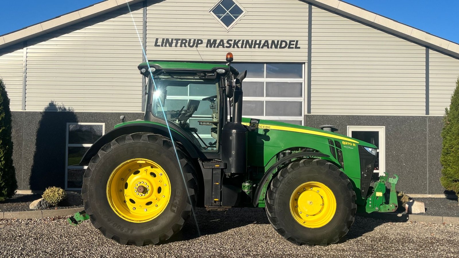Traktor of the type John Deere 8370R Med frontlift og fuld servicehistorik, Gebrauchtmaschine in Lintrup (Picture 9)