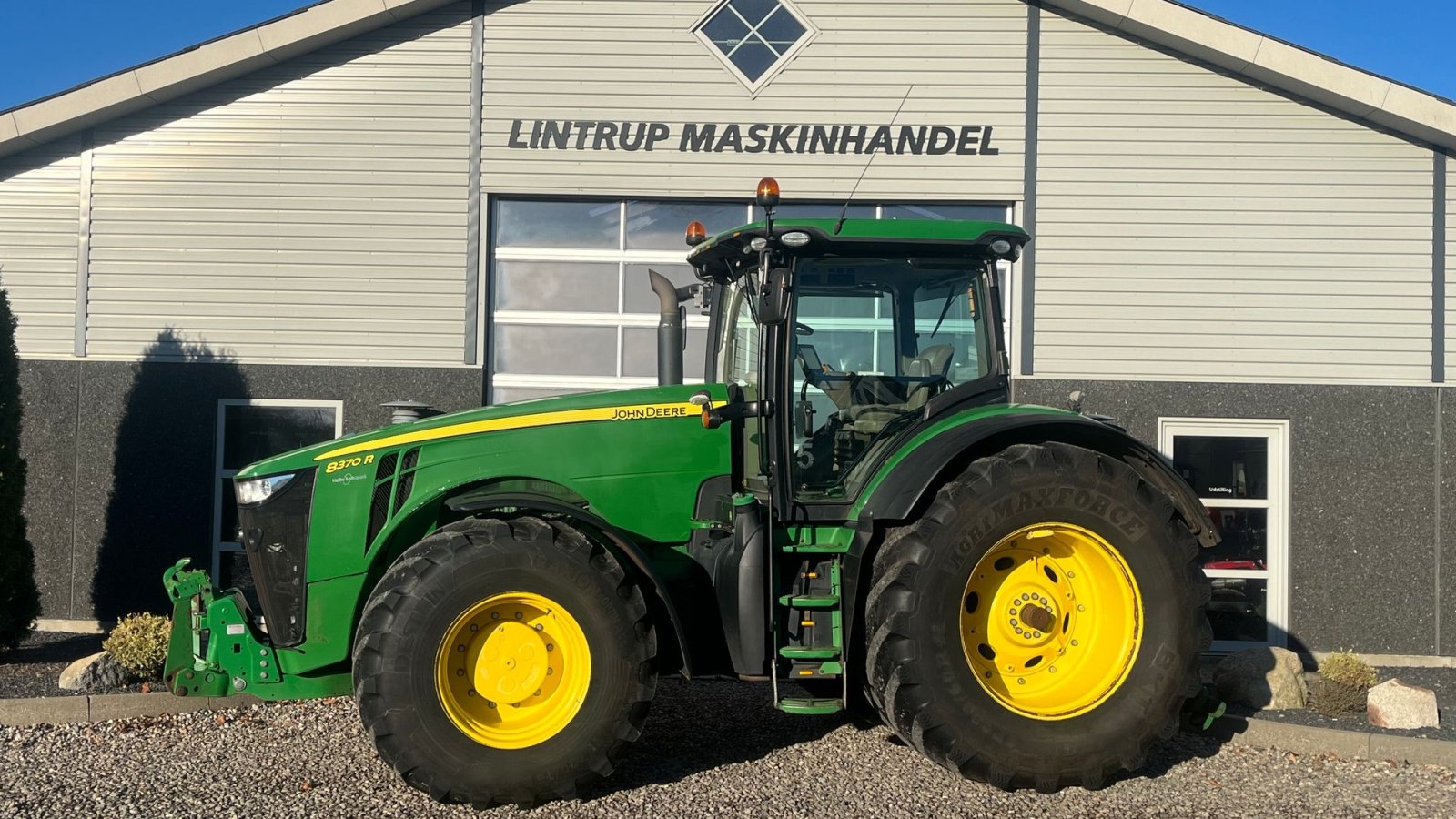 Traktor of the type John Deere 8370R Med frontlift og fuld servicehistorik, Gebrauchtmaschine in Lintrup (Picture 1)