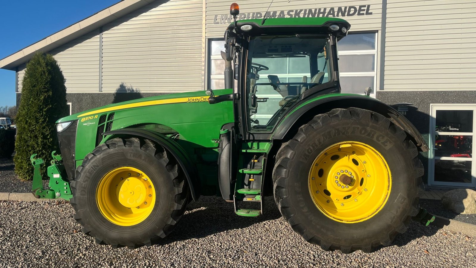 Traktor of the type John Deere 8370R Med frontlift og fuld servicehistorik, Gebrauchtmaschine in Lintrup (Picture 12)