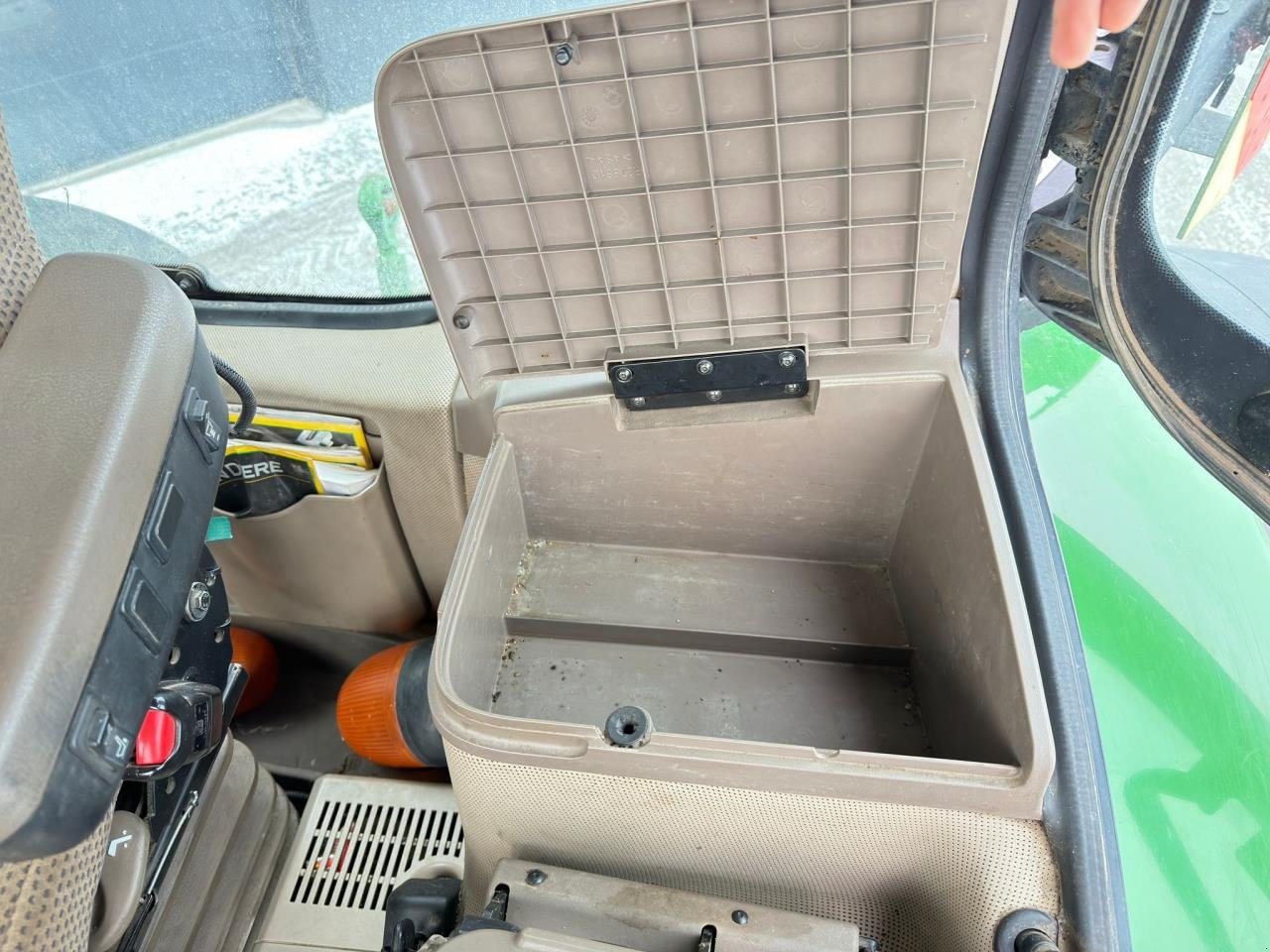 Traktor от тип John Deere 8370R, Gebrauchtmaschine в Næstved (Снимка 23)