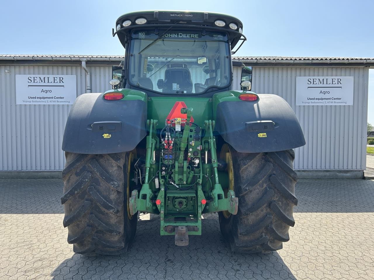 Traktor от тип John Deere 8370R, Gebrauchtmaschine в Saksøbing (Снимка 13)