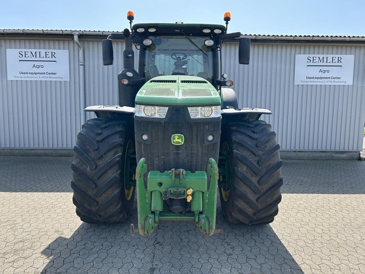 Traktor от тип John Deere 8370R, Gebrauchtmaschine в Saksøbing (Снимка 2)