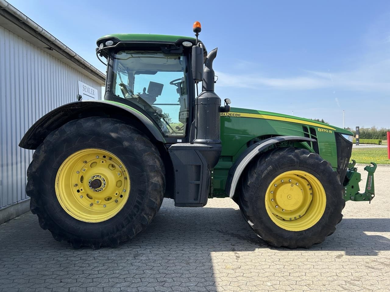 Traktor от тип John Deere 8370R, Gebrauchtmaschine в Saksøbing (Снимка 10)