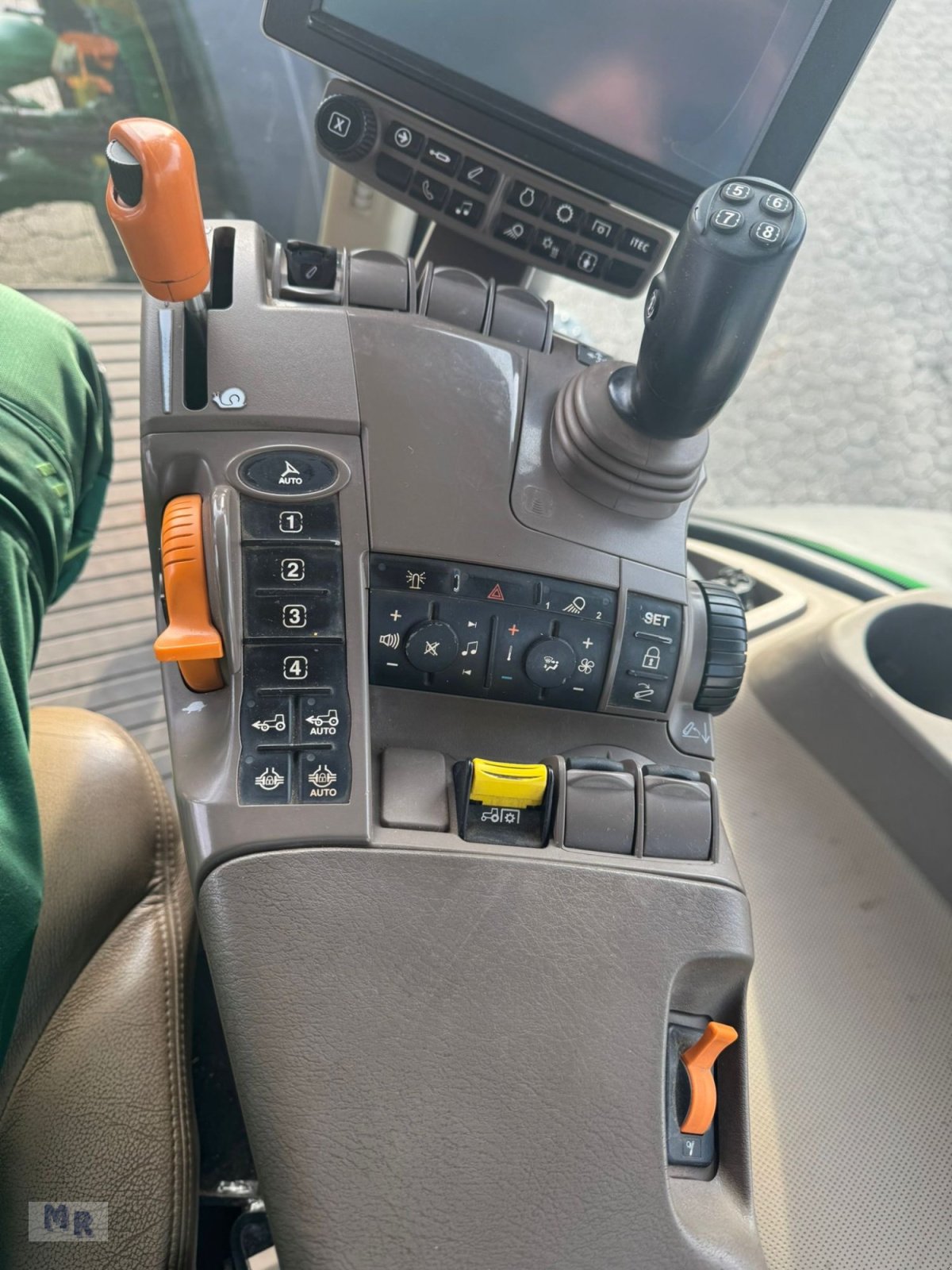 Traktor of the type John Deere 8370R, Gebrauchtmaschine in Greven (Picture 17)