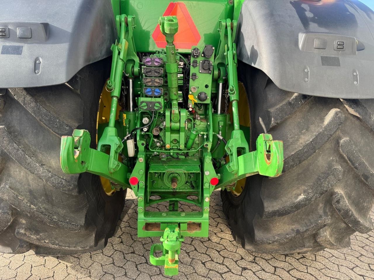 Traktor des Typs John Deere 8370R, Gebrauchtmaschine in Trige (Bild 30)