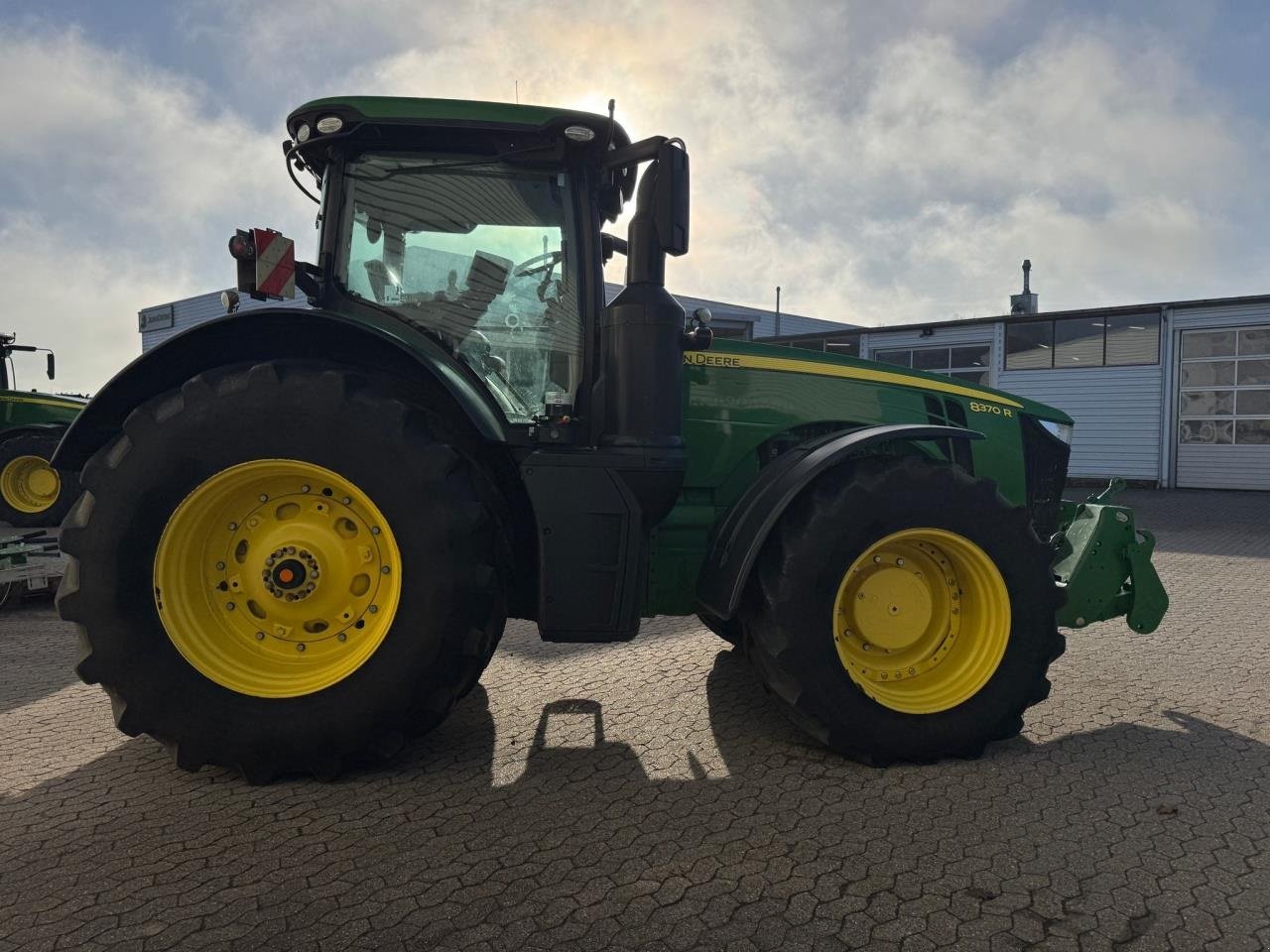 Traktor des Typs John Deere 8370R, Gebrauchtmaschine in Trige (Bild 5)