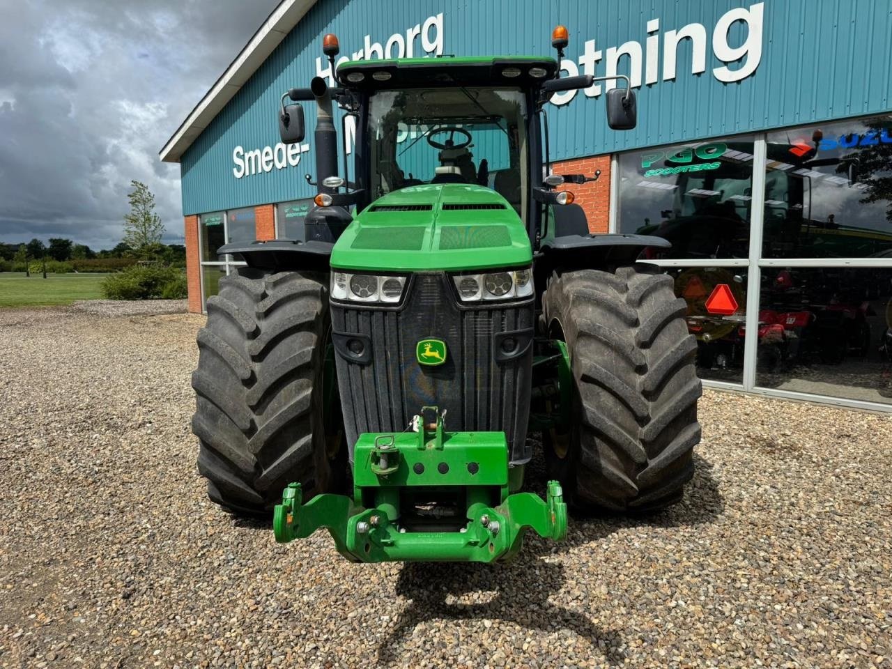 Traktor от тип John Deere 8370R, Gebrauchtmaschine в Videbæk (Снимка 12)