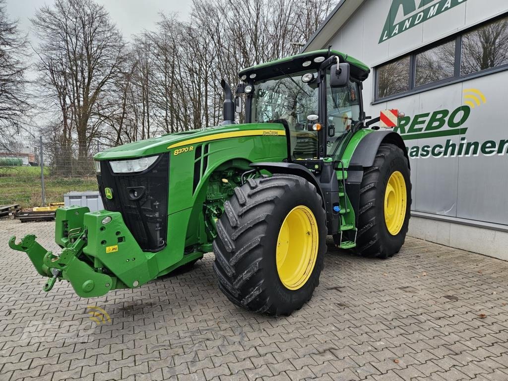 Traktor des Typs John Deere 8370R, Gebrauchtmaschine in Neuenkirchen-Vörden (Bild 1)