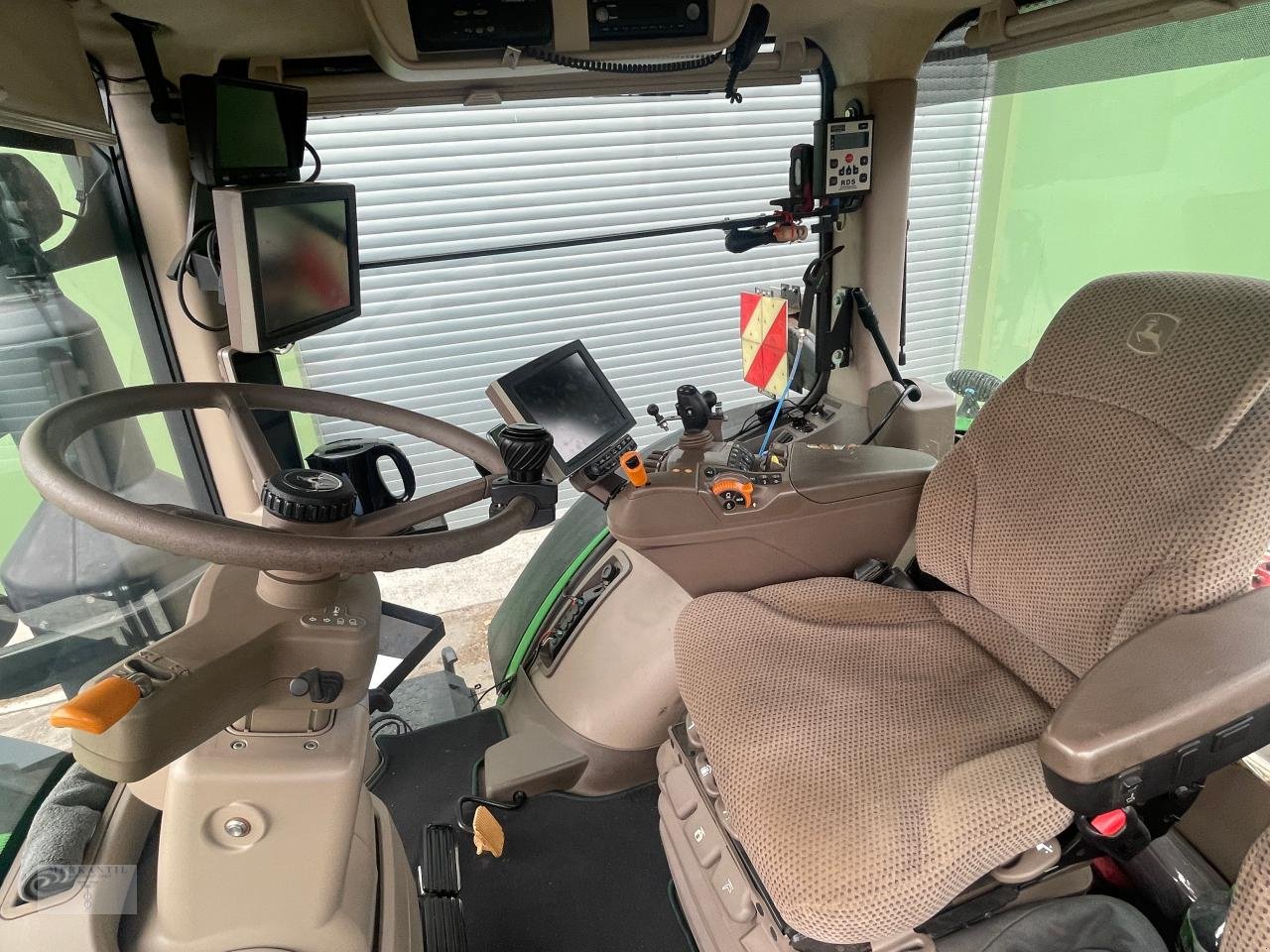 Traktor des Typs John Deere 8400 R e23, Gebrauchtmaschine in Pragsdorf (Bild 5)