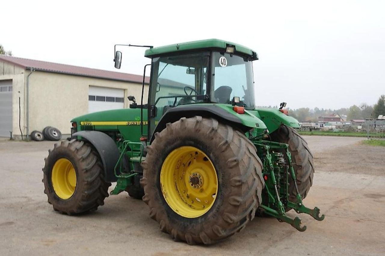 Traktor типа John Deere 8400, Gebrauchtmaschine в HARDENBECK (Фотография 4)