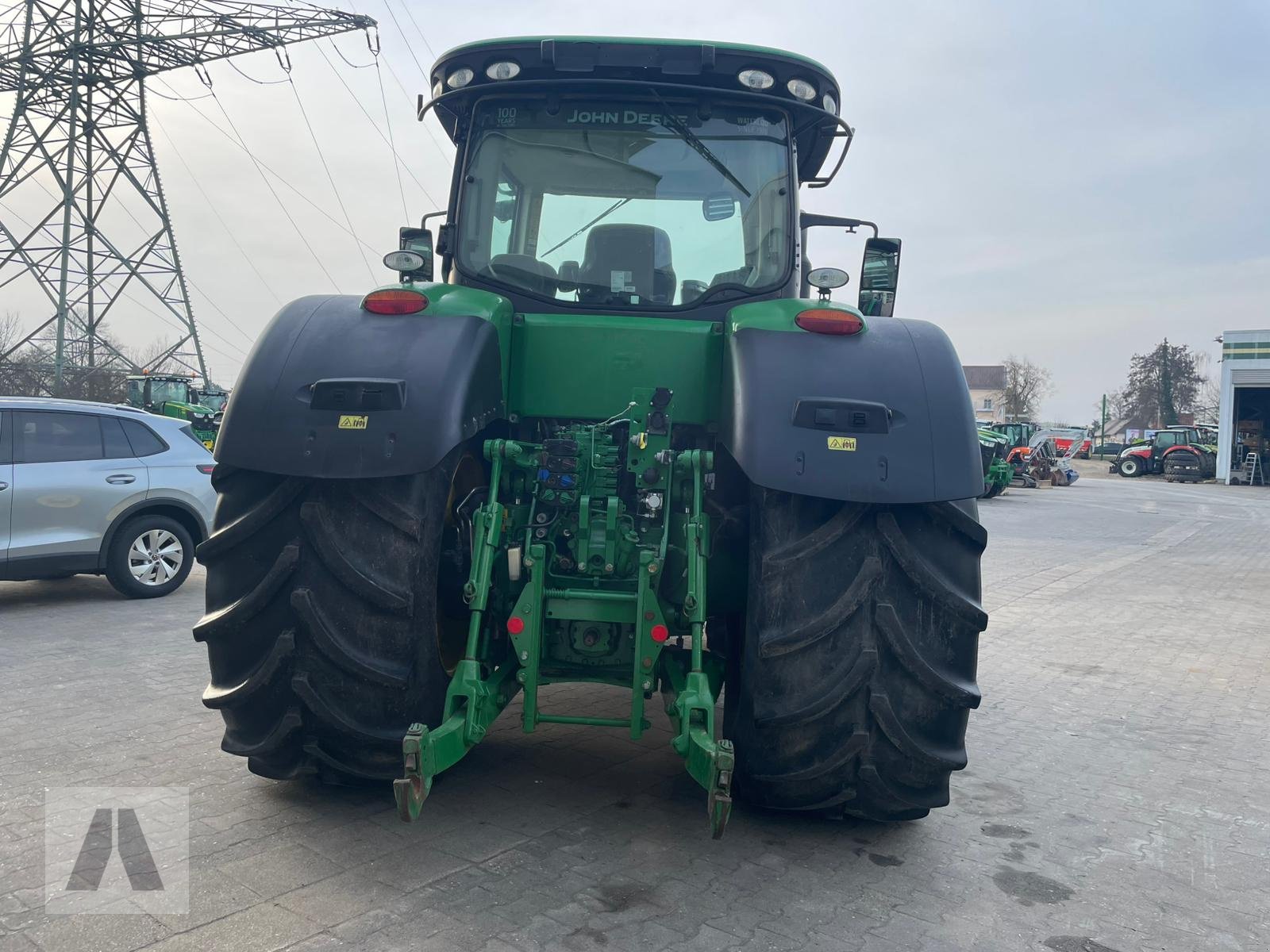 Traktor от тип John Deere 8400R 8400 R, Gebrauchtmaschine в Regensburg (Снимка 7)