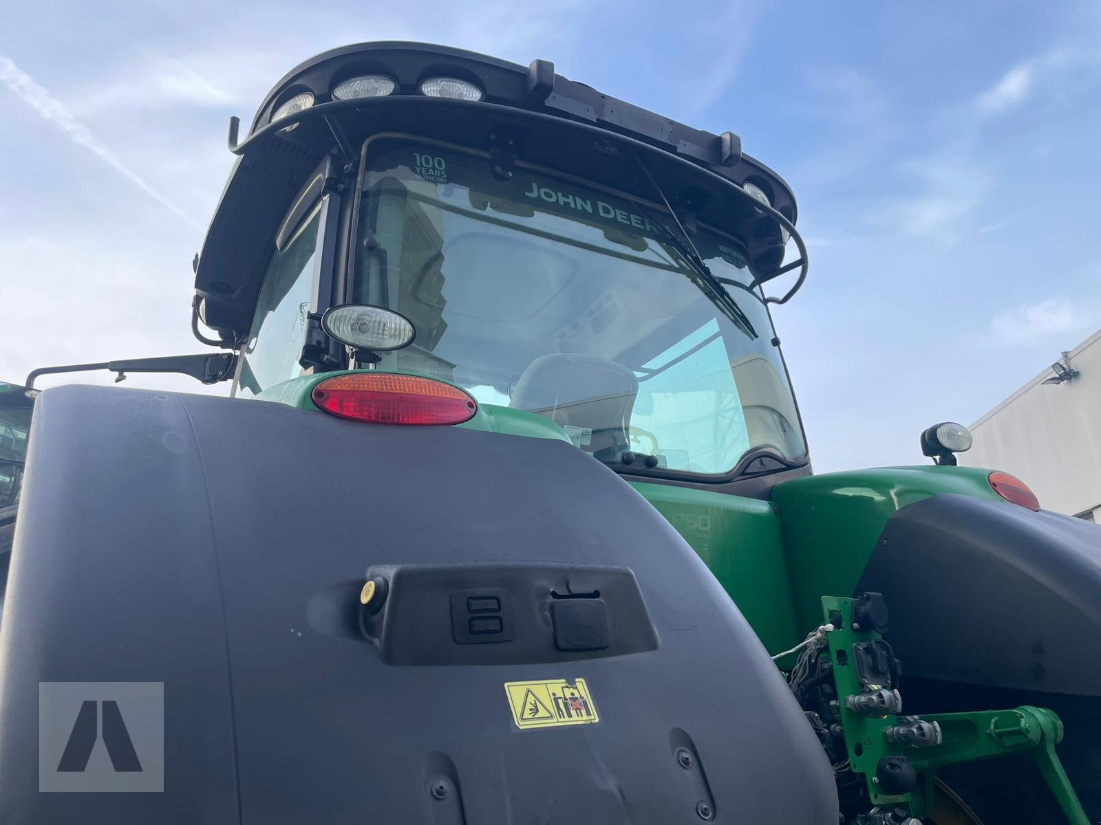 Traktor от тип John Deere 8400R 8400 R, Gebrauchtmaschine в Regensburg (Снимка 8)
