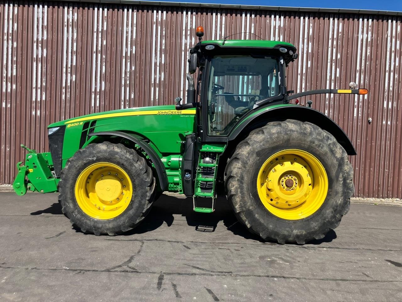 Traktor of the type John Deere 8400R, Gebrauchtmaschine in Odense (Picture 9)