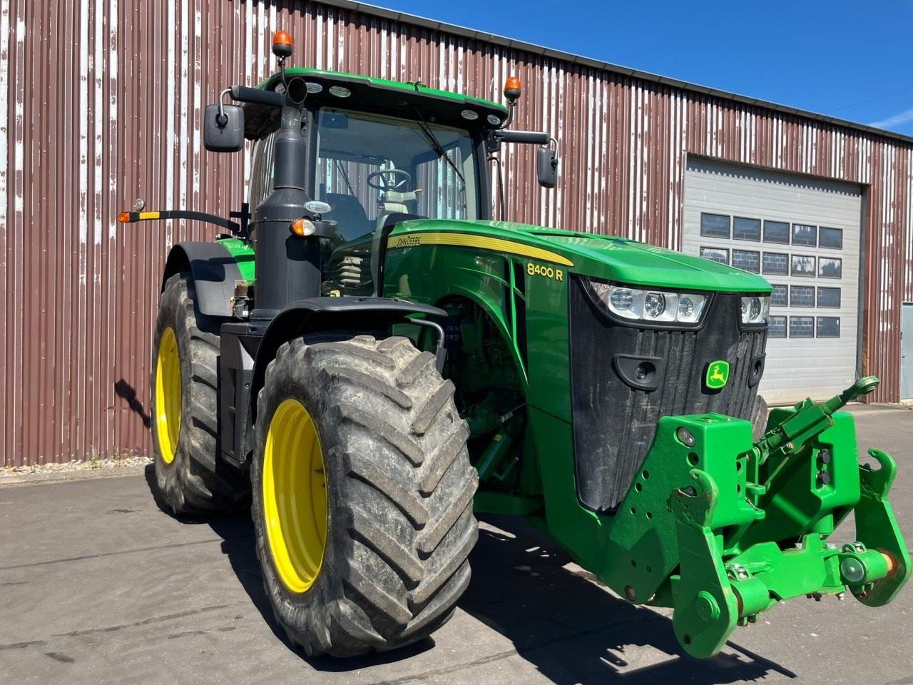 Traktor of the type John Deere 8400R, Gebrauchtmaschine in Odense (Picture 8)