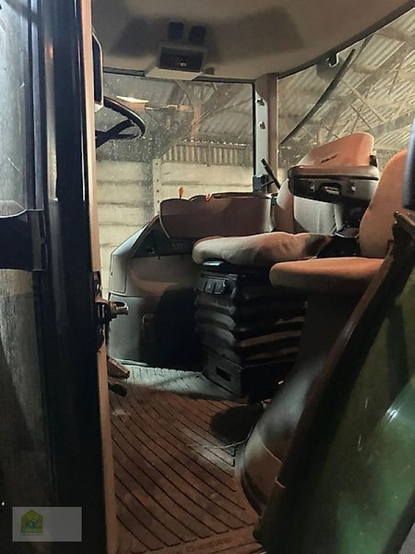 Traktor des Typs John Deere 8420 ILS, Gebrauchtmaschine in Salsitz (Bild 8)