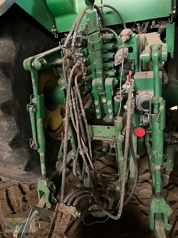 Traktor des Typs John Deere 8420 ILS, Gebrauchtmaschine in Salsitz (Bild 5)