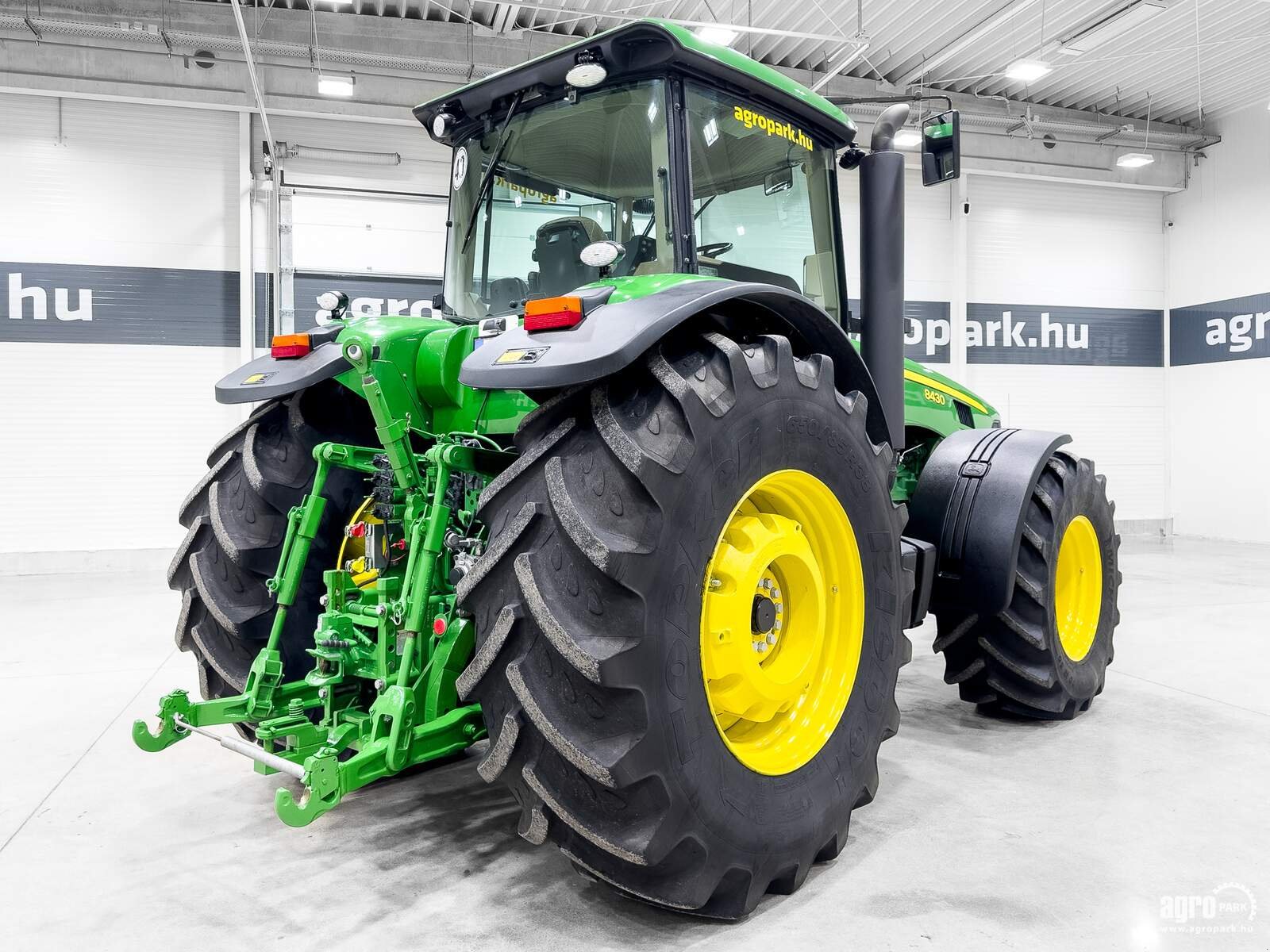 Traktor типа John Deere 8430 ILS, Gebrauchtmaschine в Csengele (Фотография 3)