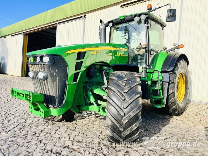 Traktor типа John Deere 8430 PowerShift, Gebrauchtmaschine в Sülzetal OT Altenweddingen (Фотография 1)