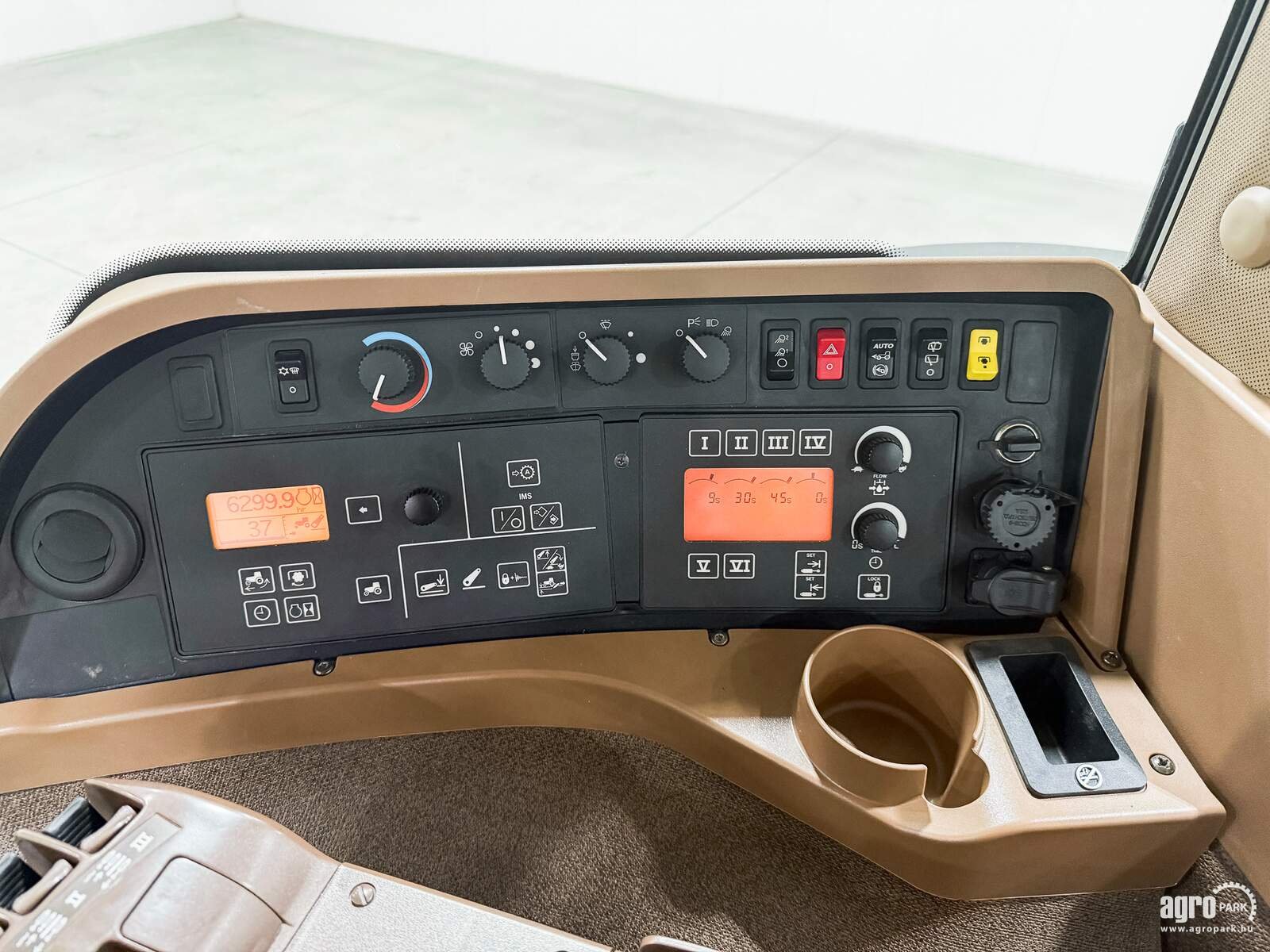Traktor van het type John Deere 8430, Gebrauchtmaschine in Csengele (Foto 17)