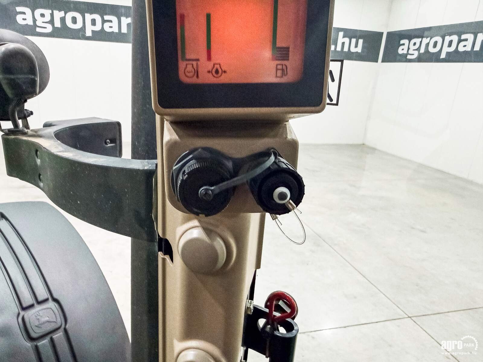 Traktor van het type John Deere 8430, Gebrauchtmaschine in Csengele (Foto 22)