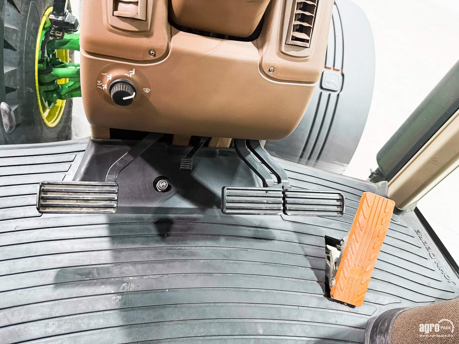 Traktor van het type John Deere 8430, Gebrauchtmaschine in Csengele (Foto 26)