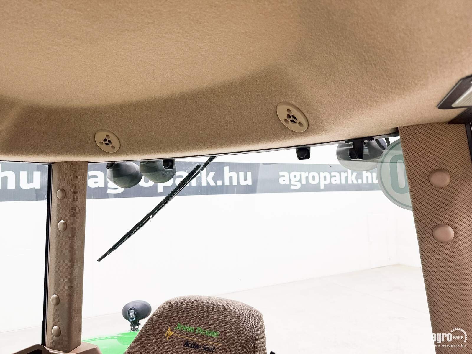 Traktor van het type John Deere 8430, Gebrauchtmaschine in Csengele (Foto 29)