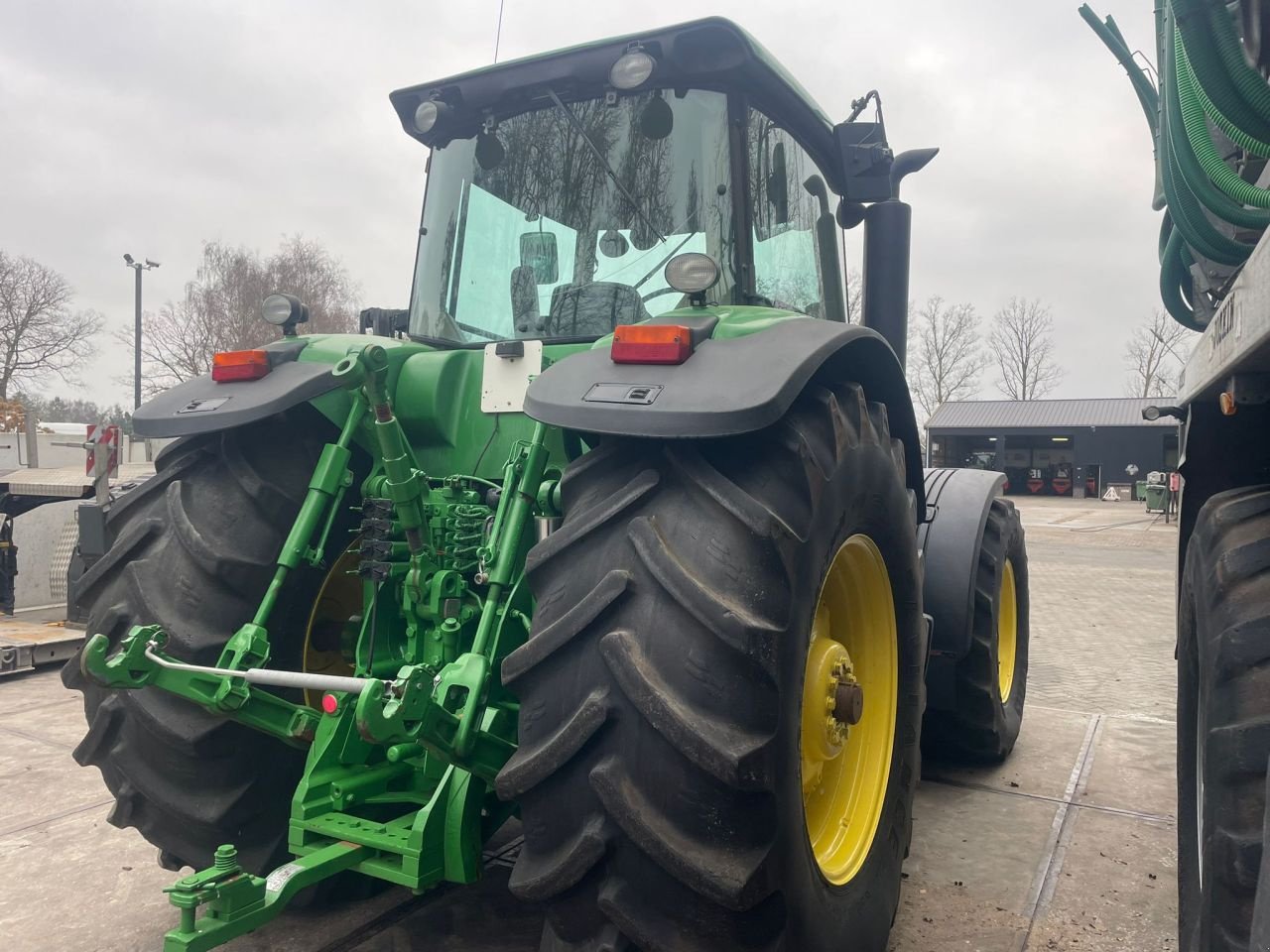 Traktor van het type John Deere 8430, Gebrauchtmaschine in Vriezenveen (Foto 4)