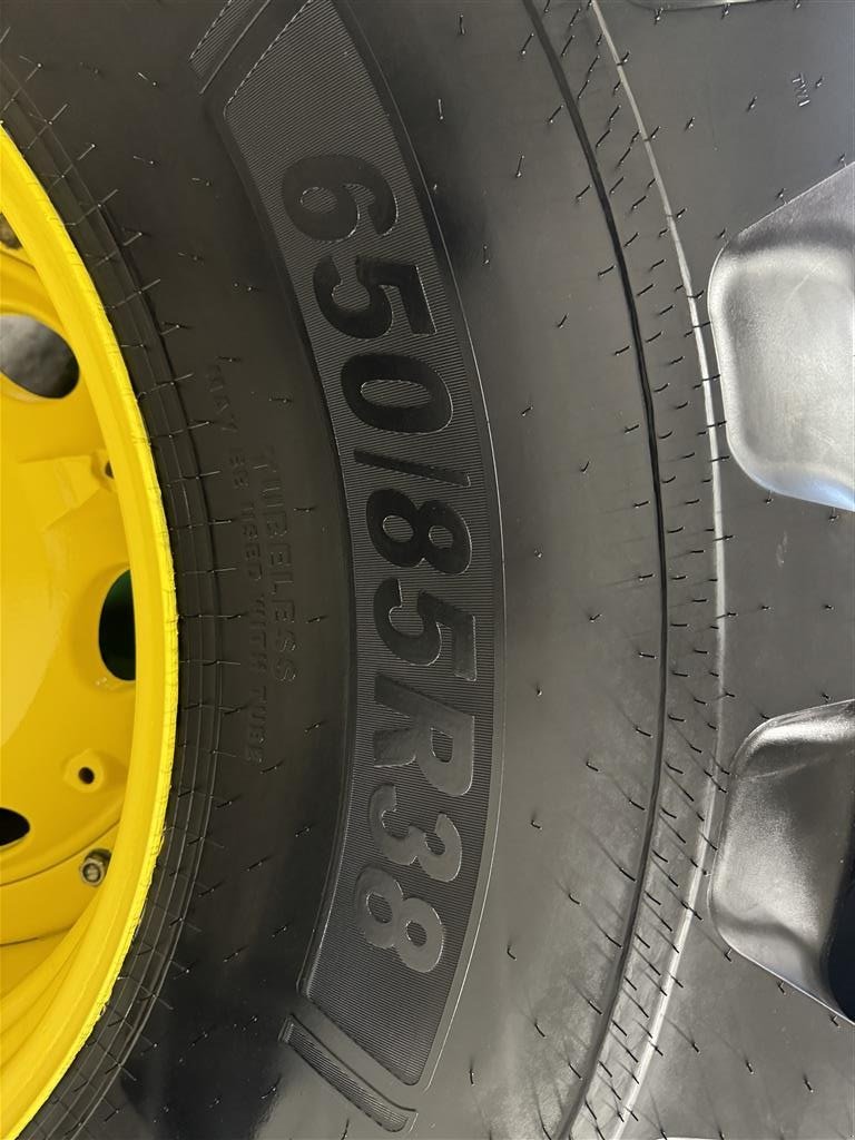 Traktor типа John Deere 8530 Autopower Monteret med luft, frontlift og står på nye dæk., Gebrauchtmaschine в Haderup (Фотография 20)