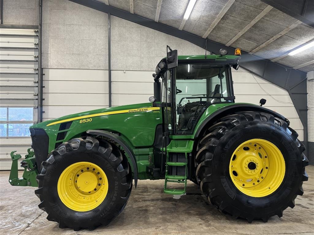 Traktor типа John Deere 8530 Autopower Monteret med luft, frontlift og står på nye dæk., Gebrauchtmaschine в Haderup (Фотография 5)