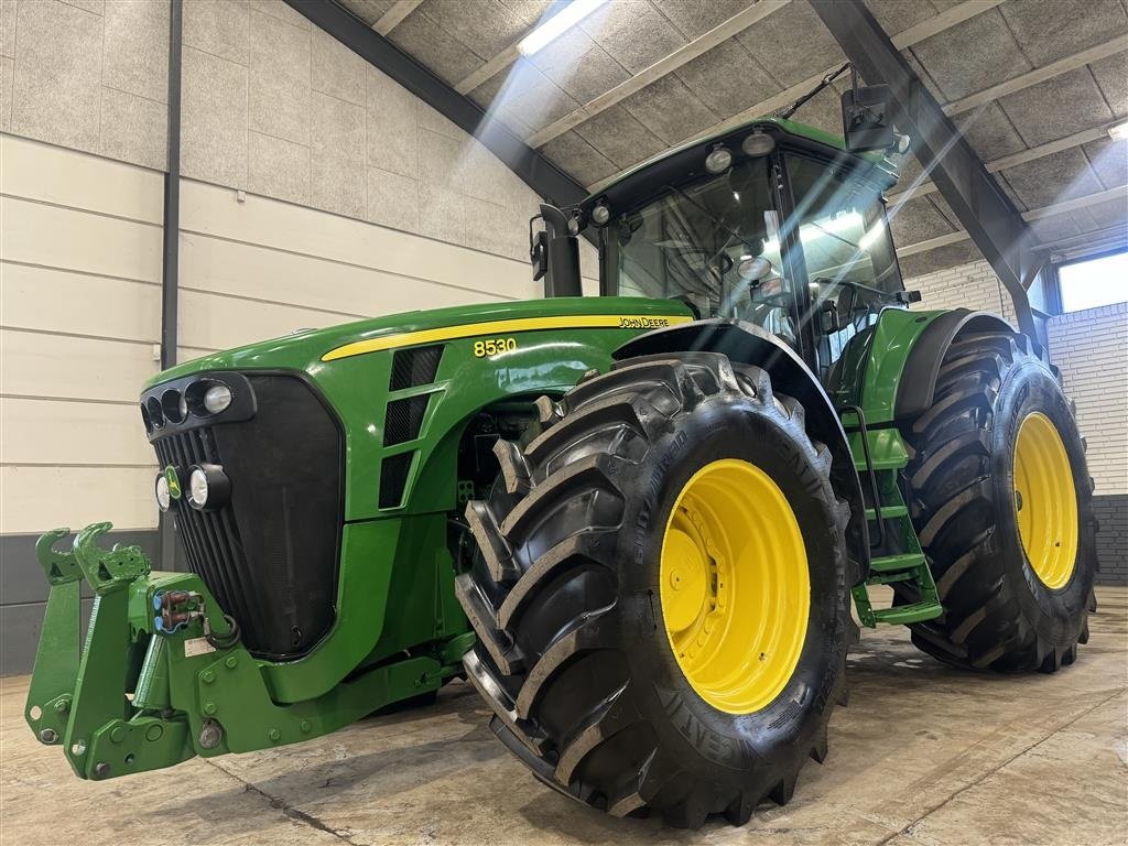 Traktor типа John Deere 8530 Autopower Monteret med luft, frontlift og står på nye dæk., Gebrauchtmaschine в Haderup (Фотография 2)