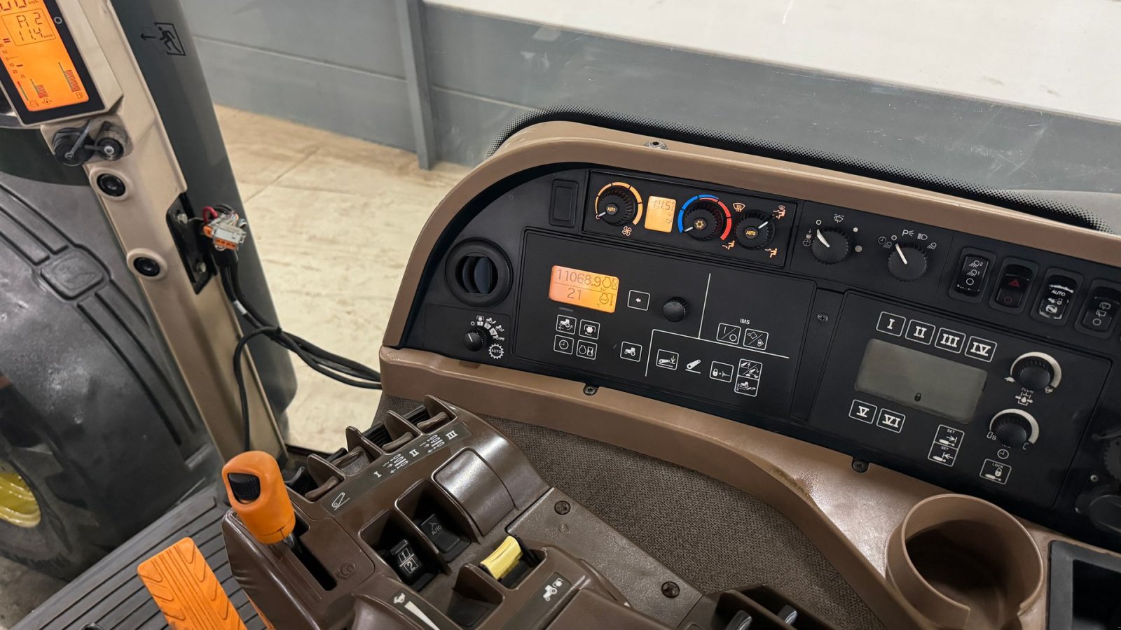 Traktor от тип John Deere 8530 Autopower, Gebrauchtmaschine в Haderup (Снимка 19)