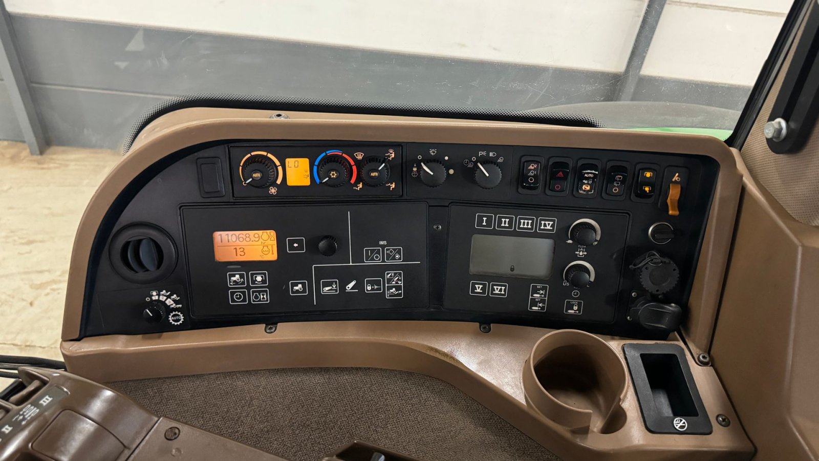 Traktor от тип John Deere 8530 Autopower, Gebrauchtmaschine в Haderup (Снимка 17)