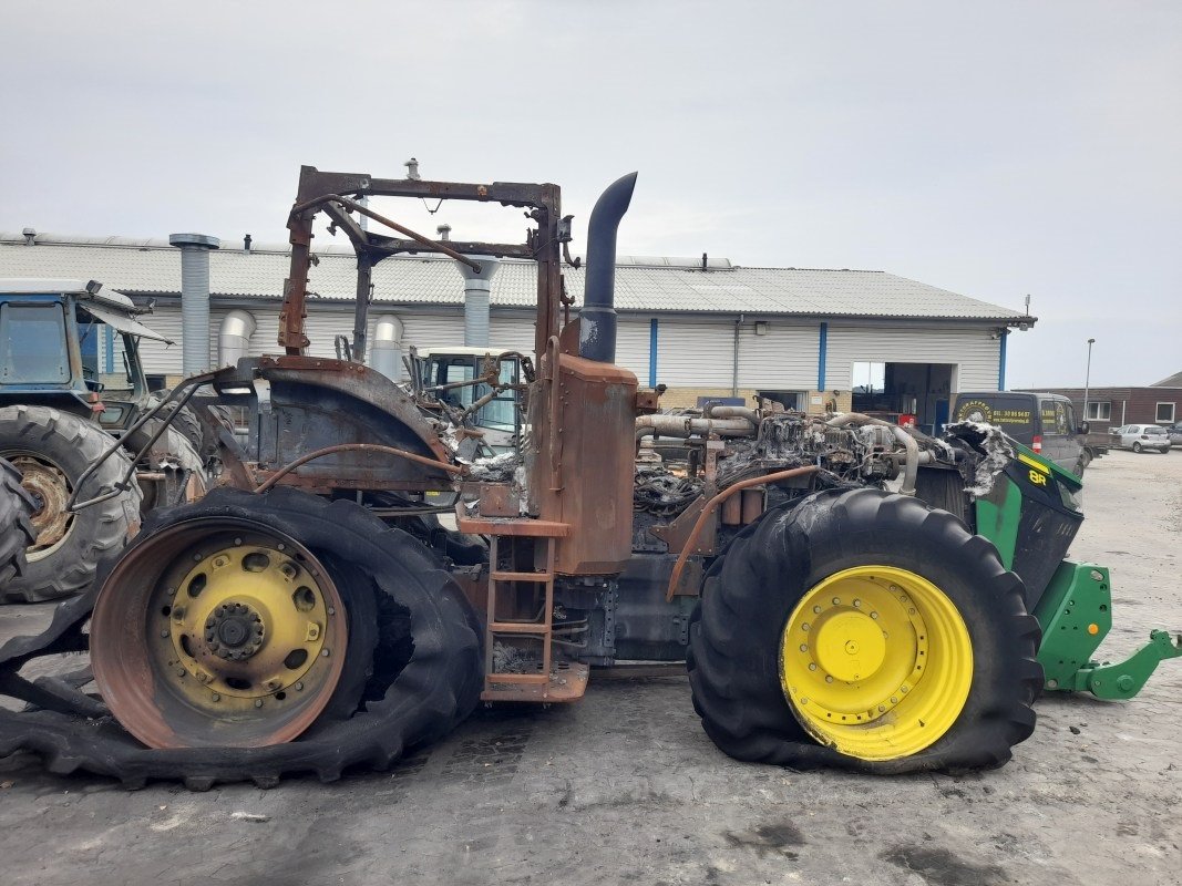 Traktor от тип John Deere 8R 310, Gebrauchtmaschine в Viborg (Снимка 4)