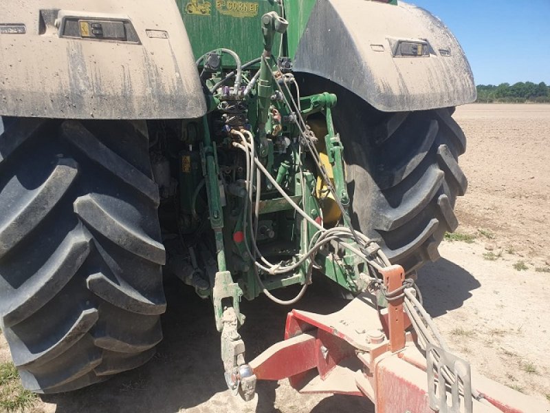 Traktor of the type John Deere 8R 310, Gebrauchtmaschine in PITHIVIERS Cedex (Picture 7)