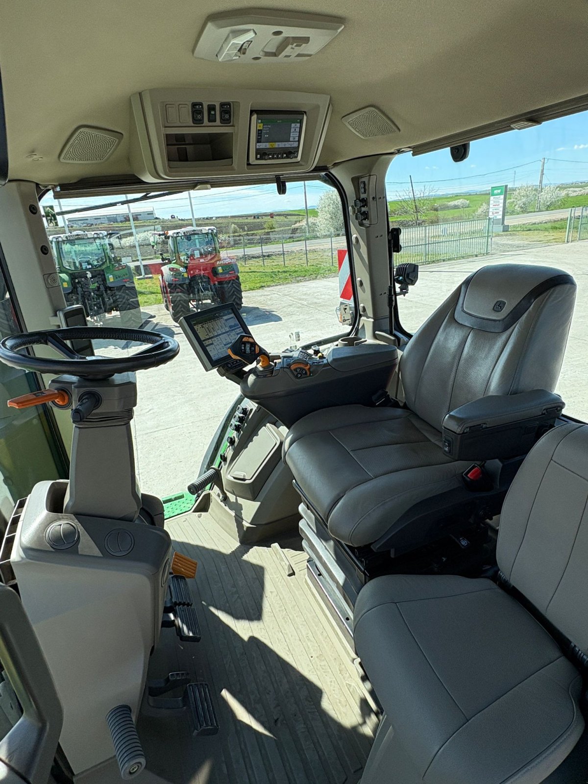 Traktor Türe ait John Deere 8R 310, Gebrauchtmaschine içinde Orţişoara (resim 8)