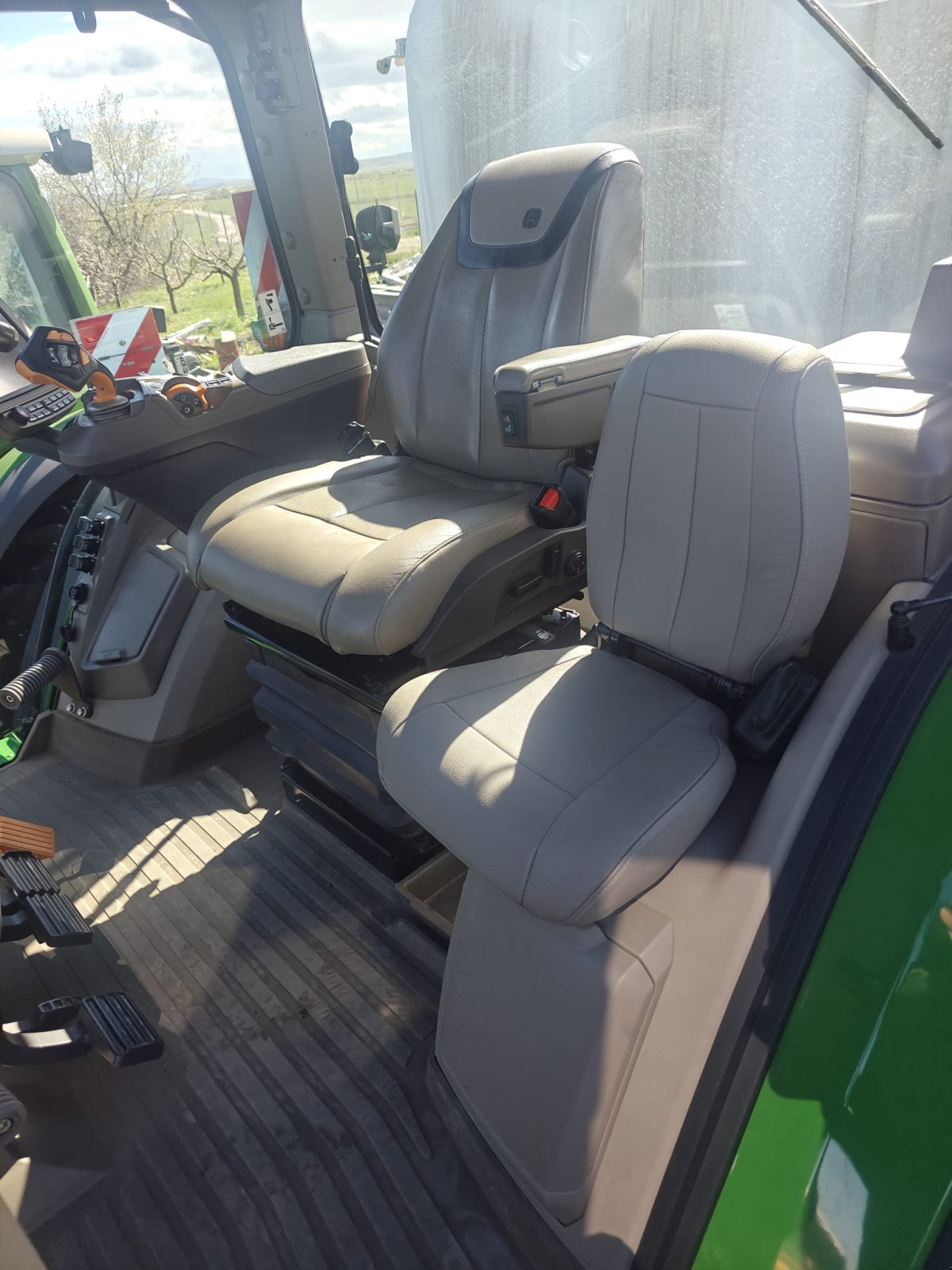 Traktor Türe ait John Deere 8R 310, Gebrauchtmaschine içinde Orţişoara (resim 9)