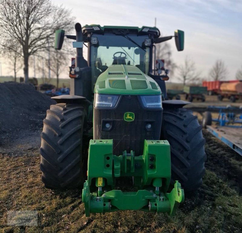 Traktor des Typs John Deere 8R 310, Gebrauchtmaschine in Prenzlau (Bild 2)