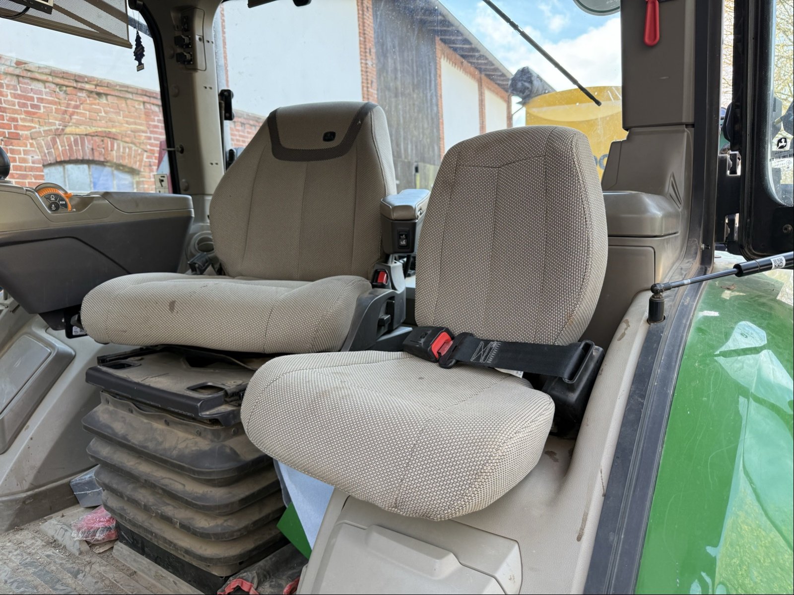 Traktor от тип John Deere 8R 340, Gebrauchtmaschine в Bützow (Снимка 7)