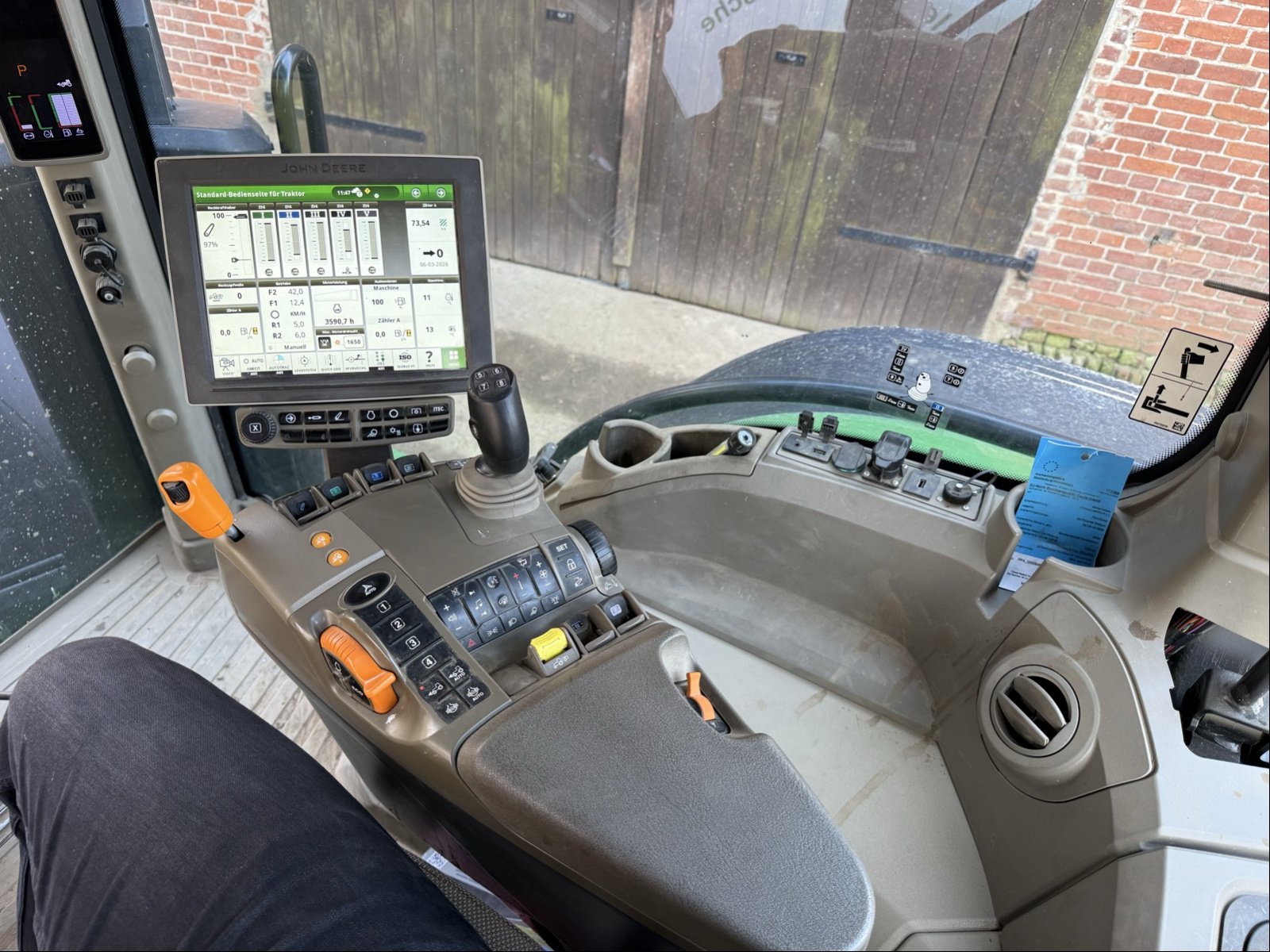 Traktor от тип John Deere 8R 340, Gebrauchtmaschine в Bützow (Снимка 9)